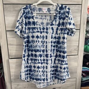 LuLaRoe Blue and White Classic T